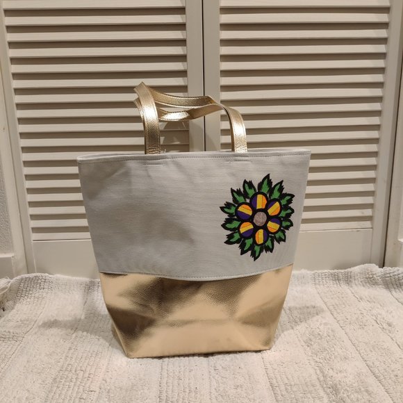 Tote Bag with Tricolor Flower design - Picture 6 of 7